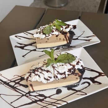 Crocodile Restaurant & Bar - Bars Near Me - Santa Barbara, California