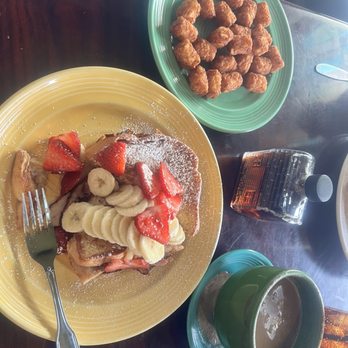 Blackbird Café - Monte Cristo and Tater Tots - Cafes Near Me - Long Beach, California Blackbird Café - Monte Cristo and Tater Tots - Cafes Near Me - Long Beach, California