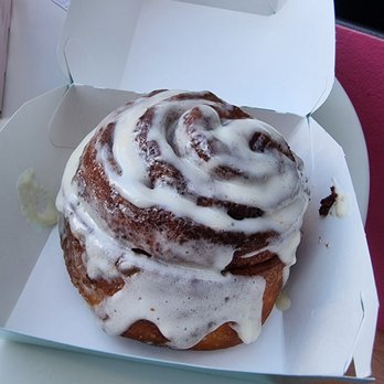 Cinnabon - Bakeries Near Me - Universal City, California