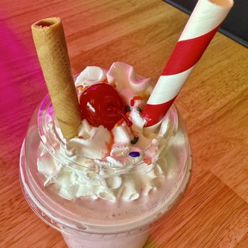 Frisco’s Carhops - Strawberry shake - Diners Near Me - Lakewood, California