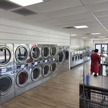 Laker Laundry - Laundromat inside - Laundry Services Near Me - Russell Springs, Kentucky Laker Laundry - Laundromat inside - Laundry Services Near Me - Russell Springs, Kentucky