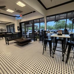 Brooklyn Cafe - Nice aesthetic inside