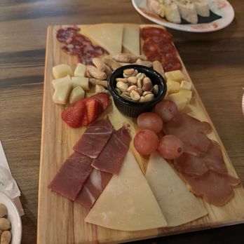 Importante Bodega Bar - Charcuterie and cheese board - Wine Bars Near Me - Richmond, Virginia