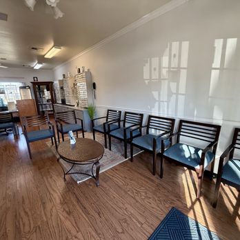 Bethany Eye Care - Waiting Room - Optometrists Near Me - Bethany, Oklahoma