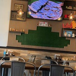 Zaatar N More - Inside seating and decor