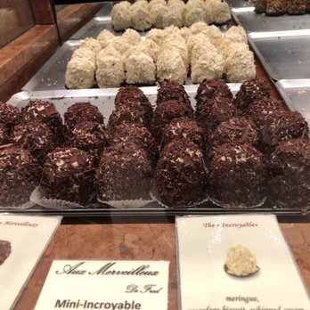 Aux Merveilleux de Fred - Merveilleux - Bakeries Near Me - London, XGL Aux Merveilleux de Fred - Merveilleux - Bakeries Near Me - London, XGL