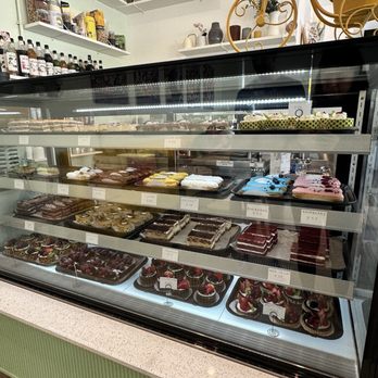 Calidum Cafe - Pastries - Cafes Near Me - Burbank, California
