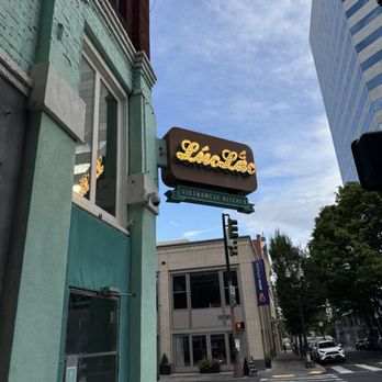Luc Lac - Outside - Vietnamese Near Me - Portland, Oregon