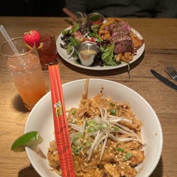 The McMillan Bar And Kitchen - Thai noodle steak frites - Bars Near Me - Flagstaff, Arizona The McMillan Bar And Kitchen - Thai noodle steak frites - Bars Near Me - Flagstaff, Arizona