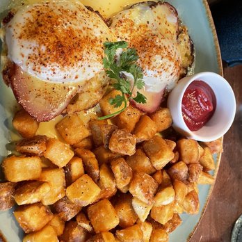 Range Restaurant - Classic Eggs Benedict - New American Near Me - Denver, Colorado