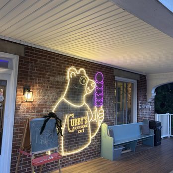 Cubby's Ice Cream Cafe - Ice Cream & Frozen Yogurt Near Me - Hummelstown, Pennsylvania Cubby's Ice Cream Cafe - Ice Cream & Frozen Yogurt Near Me - Hummelstown, Pennsylvania