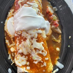 Lalos Mexican Grill & Bar - Burritos Deluxe