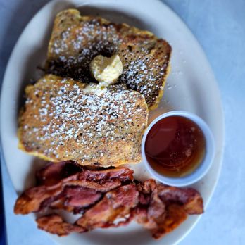 Blue Moon Diner - Banana bread French toast - American Near Me - Beaverton, Oregon Blue Moon Diner - Banana bread French toast - American Near Me - Beaverton, Oregon