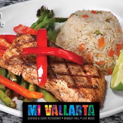 Mi Vallarta - Enjoy are grilled salmon with grilled esperagus