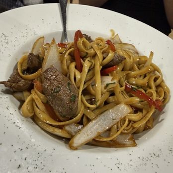 Inka's Restaurant - Tallarin Saltado de Carne - Peruvian Near Me - San Jose, California