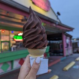Small vanilla cone, chocolate dipped