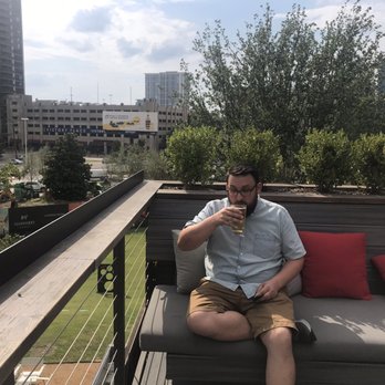 Happiest Hour - Rooftop view - Cocktail Bars Near Me - Dallas, Texas Happiest Hour - Rooftop view - Cocktail Bars Near Me - Dallas, Texas