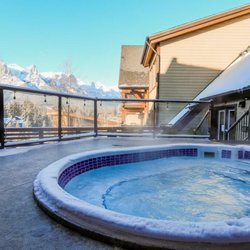 Spring Creek Vacations - Outdoor Hot Tub in Rundle Cliffs Lodge