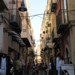 Via dell'Indipendenza - lively street