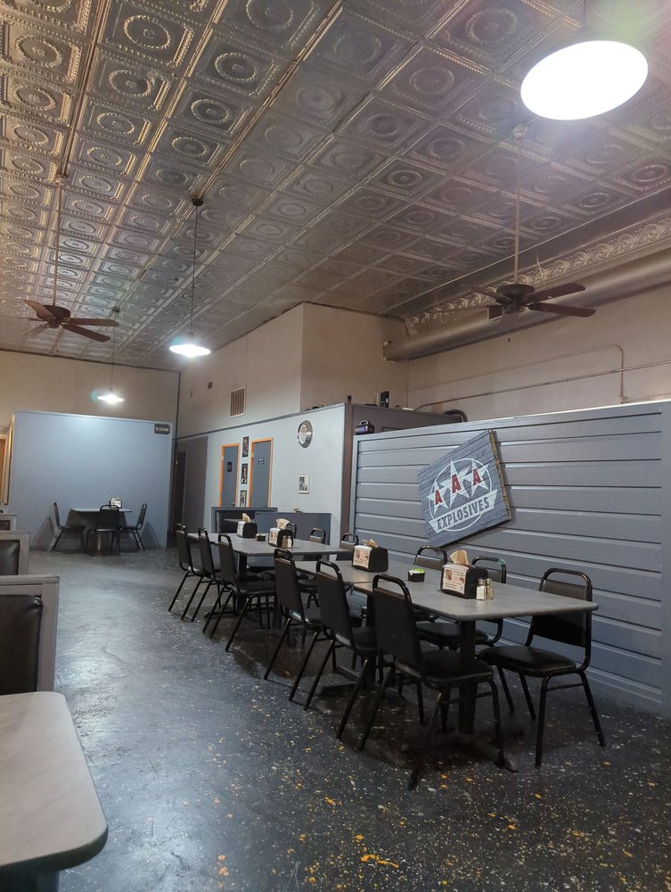 Charlie B’s, Perry Roadtrippers