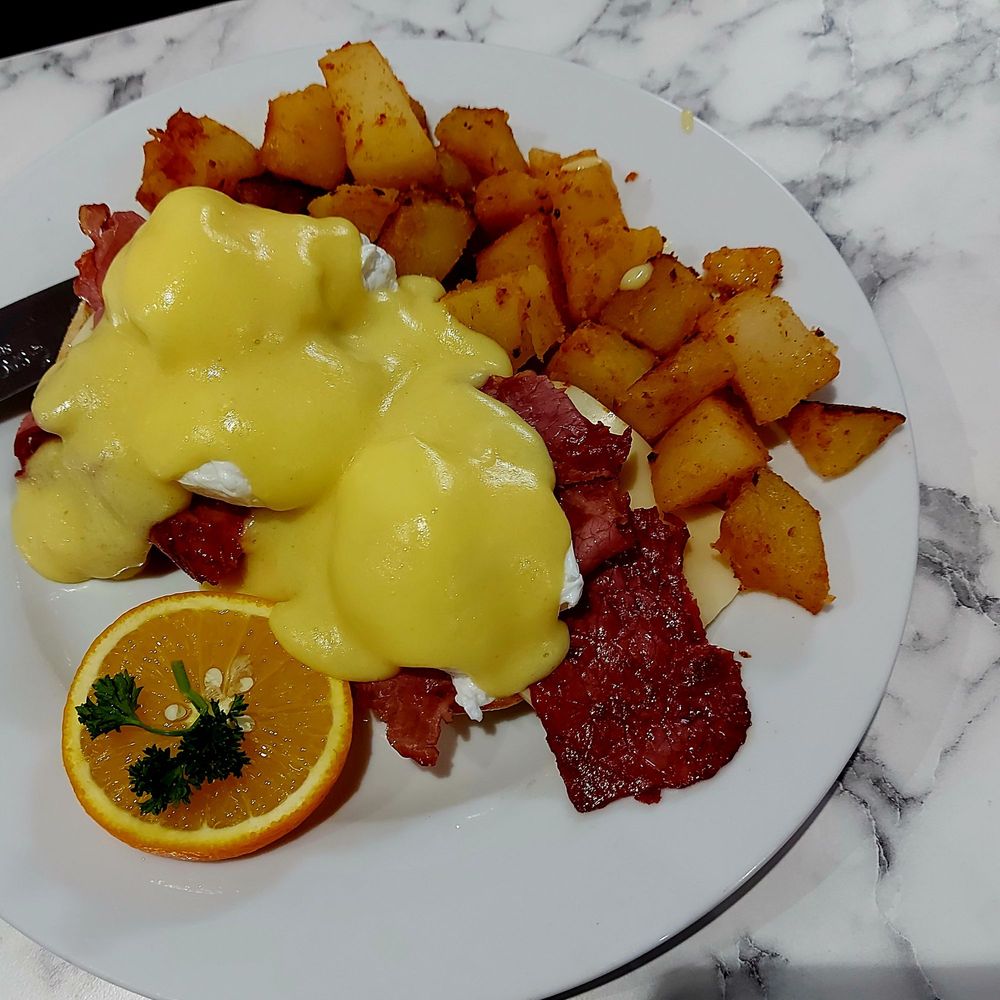 Smoked Meat Benedict Smoked Meat Benedict