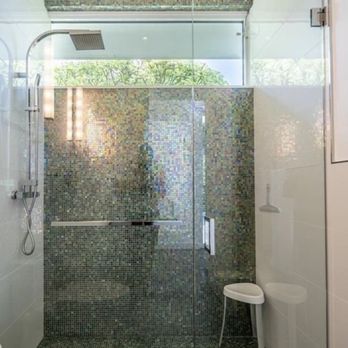 Porcelanosa - Guest bathroom - Kitchen & Bath Near Me - Pompano Beach, Florida