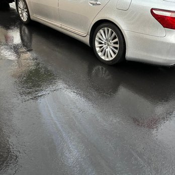 Car Hunters - Oil leaked on driveway. Driveway soaked with rain and can still see oil. - Car Dealers Near Me - Mt. Juliet, Tennessee