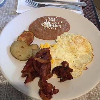 Restaurant Red Onion - Huevos al Gusto! - Breakfast & Brunch Near Me - Ensenada, BCN