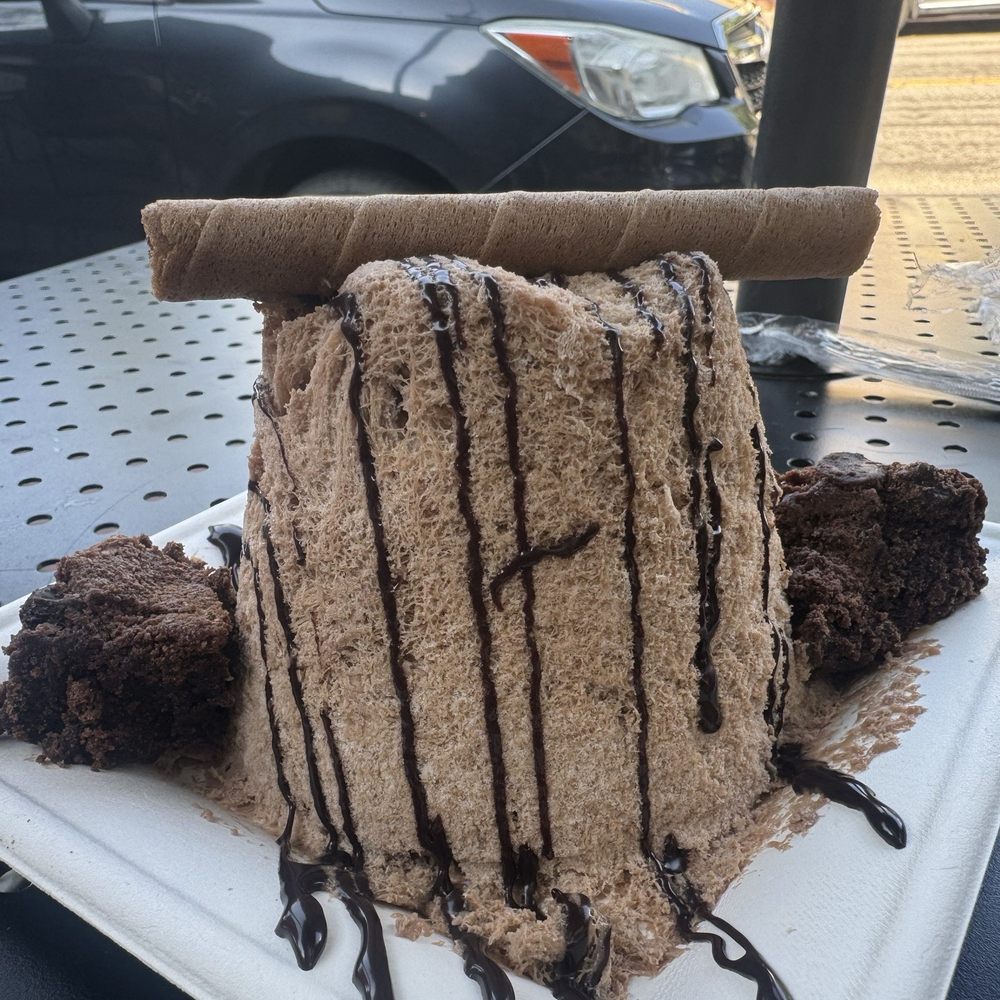 Element Shaved Creamery - Kona coffee with brownies and chocolate wafer stick - Desserts Near Me - Yucaipa, California