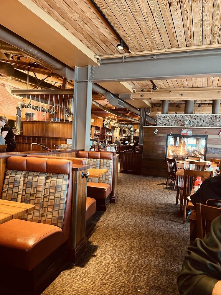 Ivar's Acres of Clams