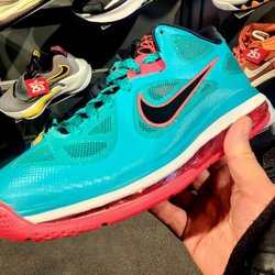 Foot Locker - Lebron IX Low - Liverpool FC edition.