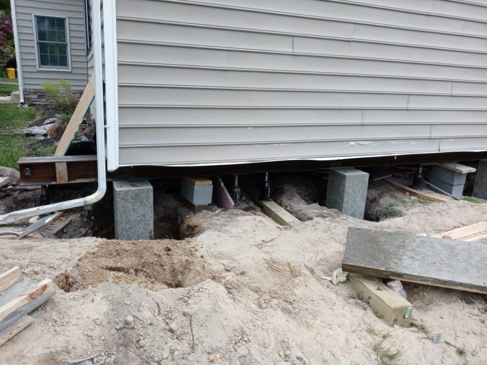 Slide of Gomez Professionals