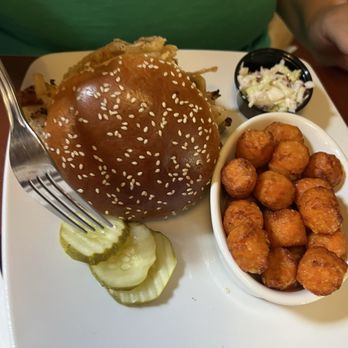 Stonewood Ale House - Chicken sand - American Near Me - Schaumburg, Illinois
