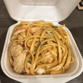 Lin's Cafe II - Chicken and broccoli with noodles - Chinese Near Me - Leander, Texas