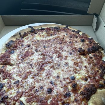 Santarpio's Pizza - The cheese pizza - Pizza Near Me - Boston, Massachusetts Santarpio's Pizza - The cheese pizza - Pizza Near Me - Boston, Massachusetts