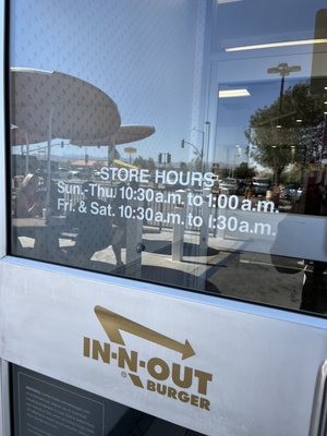 In-N-Out Burger by null