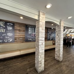 Bill's Cafe - Entry / Waiting Area