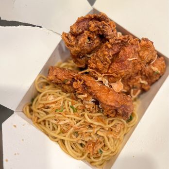 Southside Station - Combo Garlic Noodle with Chicken Thigh - Sandwiches Near Me - Berkeley, California Southside Station - Combo Garlic Noodle with Chicken Thigh - Sandwiches Near Me - Berkeley, California