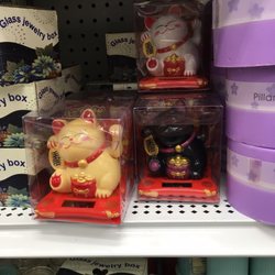 Gifts and nick-nacks and Fortune Cats!