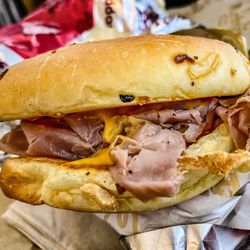 Arby's - Classic beef n cheddar