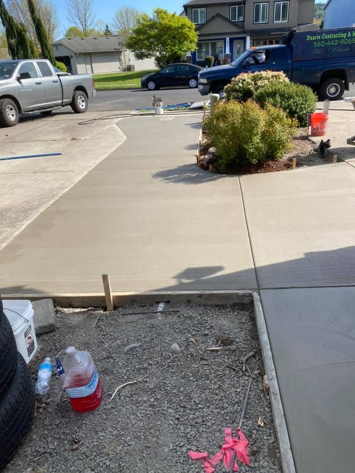 Slide of Duarte's Contracting & More