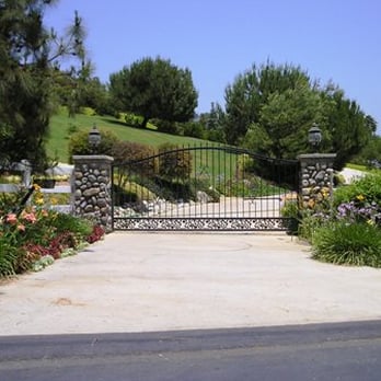 Quality Fence Company - Entry Gate - General Contractors Near Me