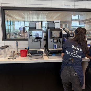 Paris Baguette - Franke super automatic, making my cappa - Bakeries Near Me - McKinney, Texas Paris Baguette - Franke super automatic, making my cappa - Bakeries Near Me - McKinney, Texas