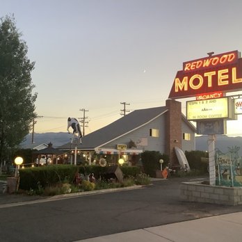Redwood Motel - Vintage Neon! - Hotels Near Me - Bridgeport, California Redwood Motel - Vintage Neon! - Hotels Near Me - Bridgeport, California