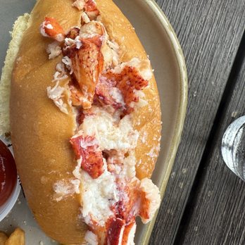 MTK Lobster House - Lobster roll was small and meh - Seafood Near Me - Montauk, New York