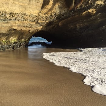 Thousand Steps Beach - Archway @Thousand Steps Beach - Beaches Near Me - Laguna Beach, California Thousand Steps Beach - Archway @Thousand Steps Beach - Beaches Near Me - Laguna Beach, California