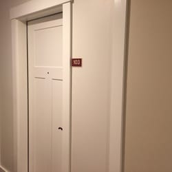 Forest Glen Inn - Updated hallway