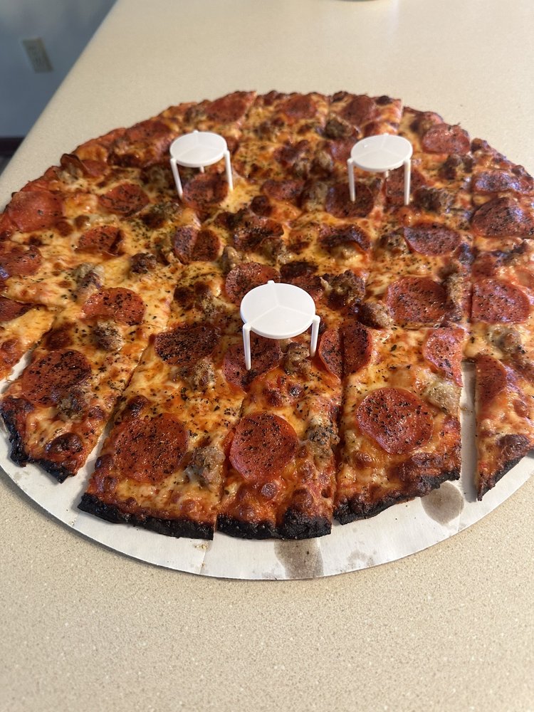 Food from Monical's Pizza