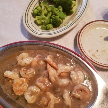 Cafe Salamanca - Shrimp in garlic sauce with broccoli (vegetable of the day) - Spanish Near Me - Jackson Heights, New York Cafe Salamanca - Shrimp in garlic sauce with broccoli (vegetable of the day) - Spanish Near Me - Jackson Heights, New York