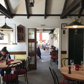 Redcliff Restaurant & Bar - Inside restaurant. - Cafes Near Me - Te Anau, STL Redcliff Restaurant & Bar - Inside restaurant. - Cafes Near Me - Te Anau, STL
